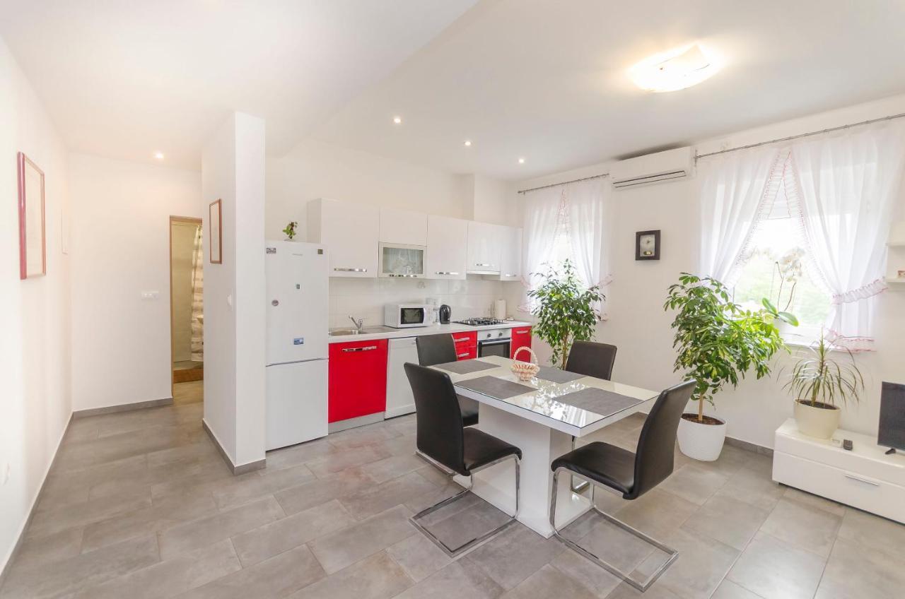 Apartment Luka Rupe Экстерьер фото