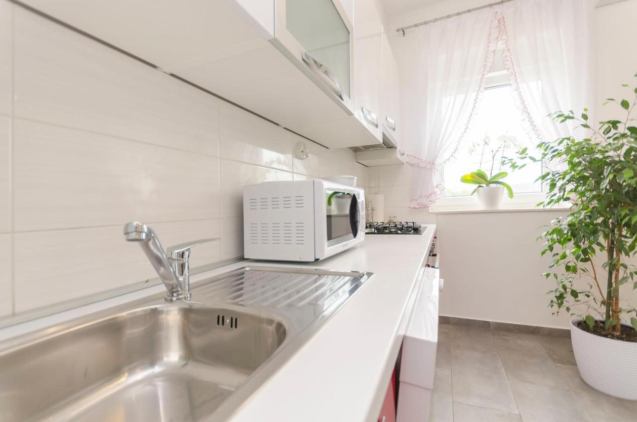 Apartment Luka Rupe Экстерьер фото
