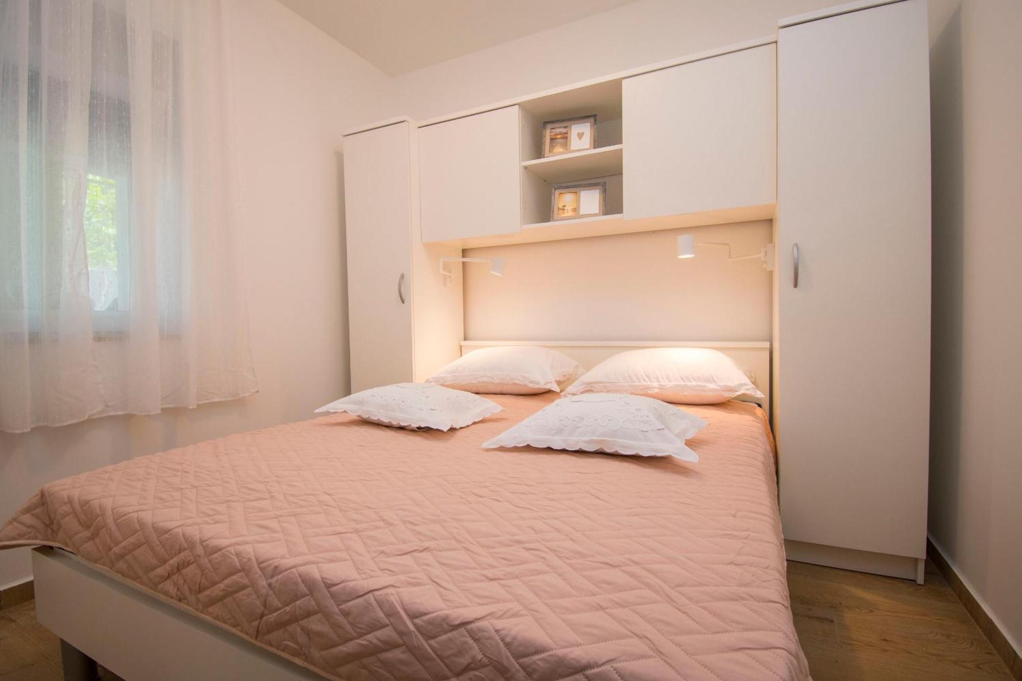 Apartment Luka Rupe Экстерьер фото